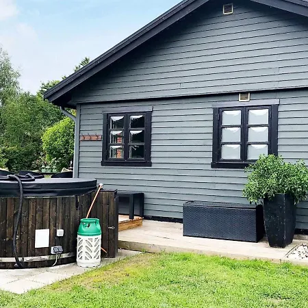 Holiday home Lxxv